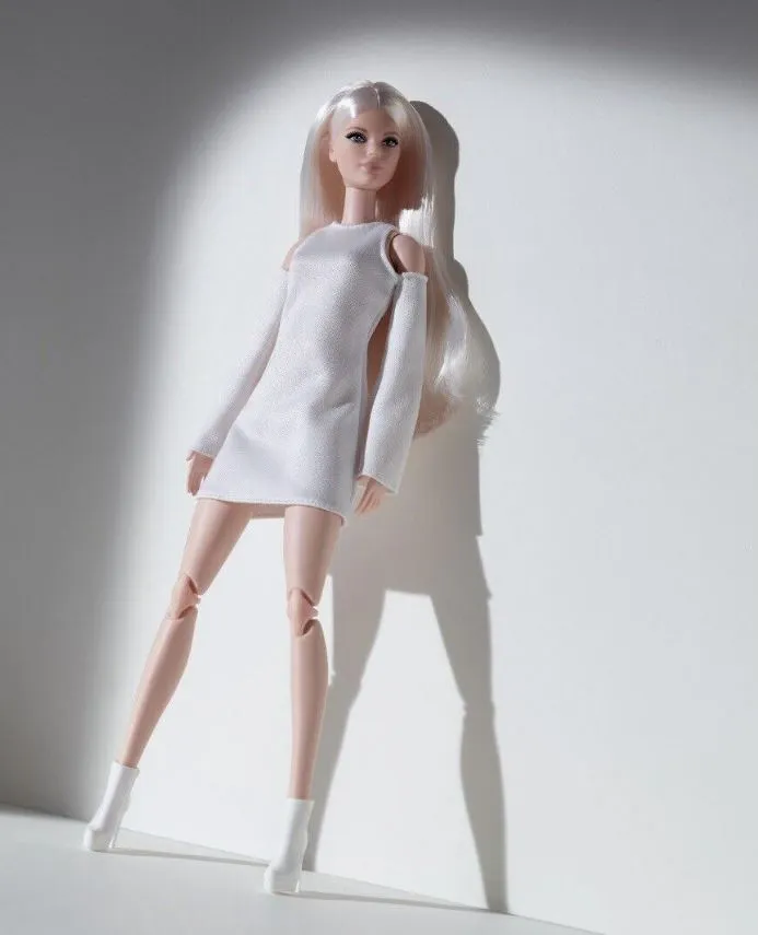 Barbie Signature Looks Doll - Model 6