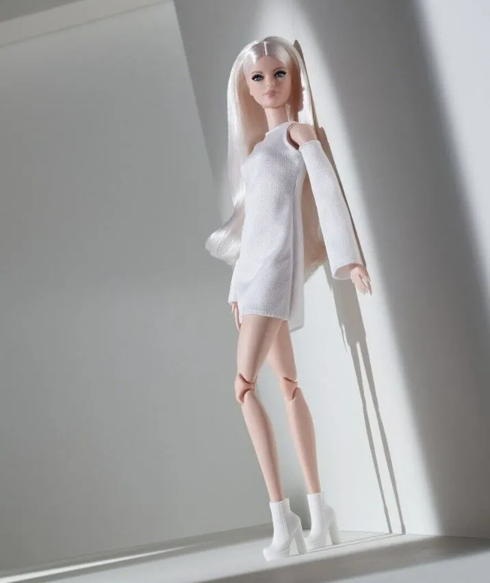 Barbie Signature Looks Doll - Model 6