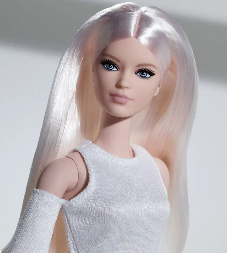 Barbie Signature Looks Doll - Model 6